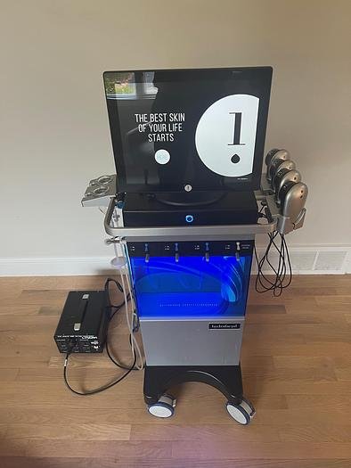 Hydrafacial Elite MD Platform 2021 skincare treatment machine in aesthetic clinic