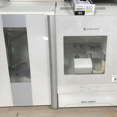 Roland DWX-52DCi Plus dental milling machine in laboratory
