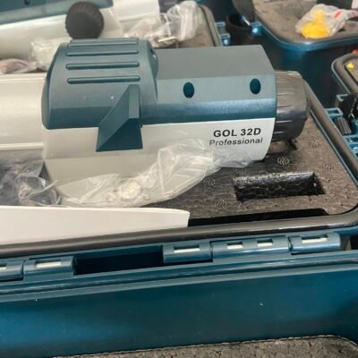 Bosch GOL 32D auto level on tripod